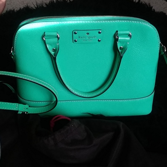 Handbags - Picture 6 of 6